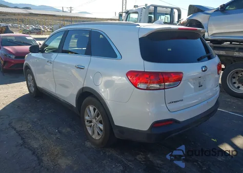2017 Kia Sorento 2.4L Lx из США, поврежденный, VIN 5XYPG4A33HG267648